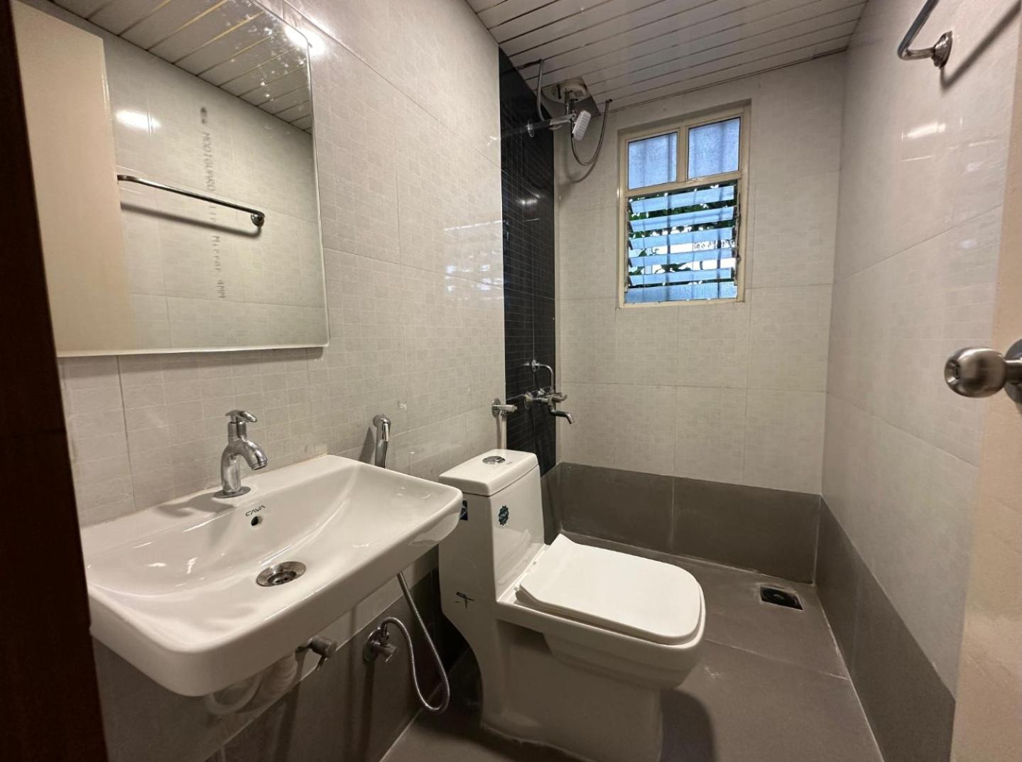פונה Hotel O The Leela Inn מראה חיצוני תמונה