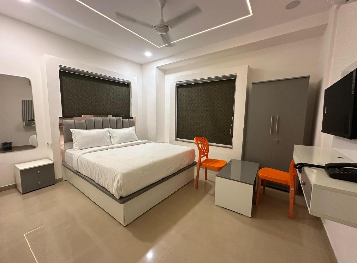 פונה Hotel O The Leela Inn מראה חיצוני תמונה