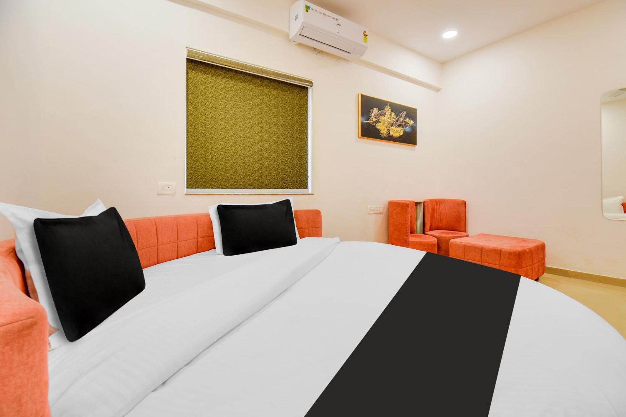 פונה Hotel O The Leela Inn מראה חיצוני תמונה